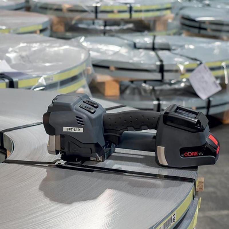 SIGNODE BPT-L19 ŞARJLI ÇELİK ÇEMBERLEME MAKİNESİ